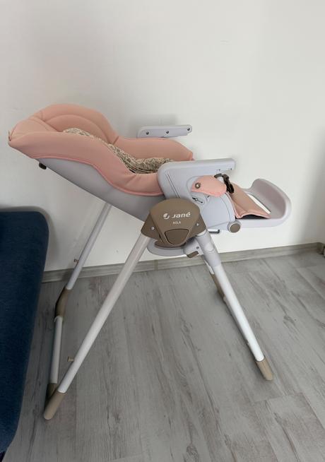 Jedalenska stolicka pre bábätko, jané
