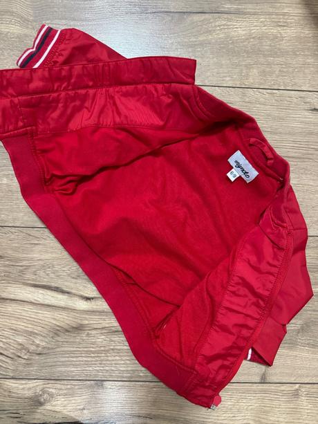 Chlapčenská cervena vetrovka, 68