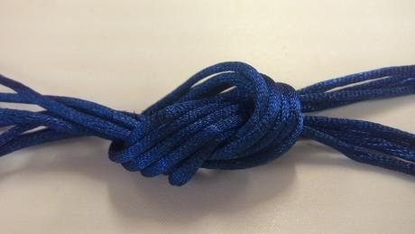 Saténová šnúrka 2,5 mm - kráľovská modrá, 