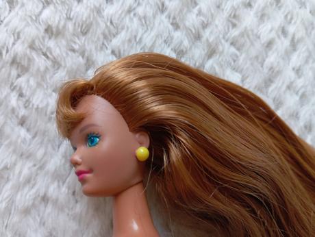 Barbie midge s náušnicami 1993,