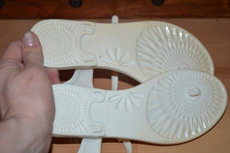 Sandale s kamienkom na prst aj zapinanie v 35, 35