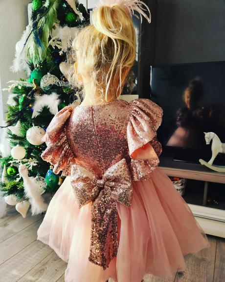 Luxusné tylové flitrované šaty, 104