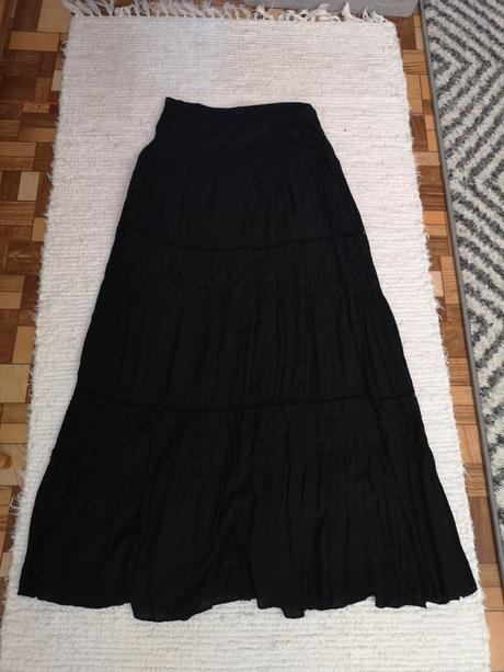 Čierna elastická sukňa made in italy, m