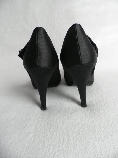 1 x použité pekné spoločenské topánky, 38