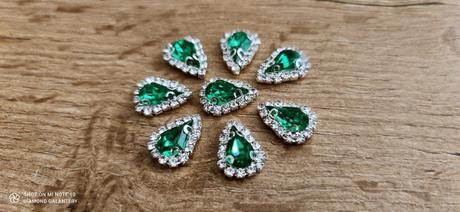 Našívacia aplikácia s lôžkom - 10x15 mm - rôzne fa, 