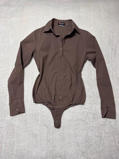 Hnedé košeľové body so zirkónom zn. 7camicie, m