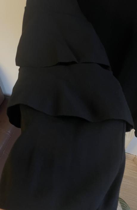 Sveter s volanovymi rukavmi, camaieu