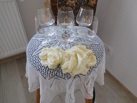 Retro napoleonky so zlatým lémom a erbom top stav, 