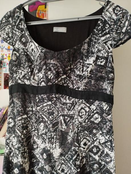 Bieločierne šaty per una m/10, m