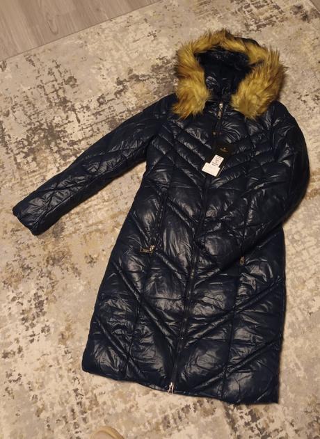 Tmavomodrá bunda, m / s