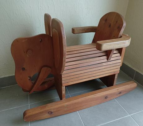 Dreveny hojdaci slonik / slon s operadlom, 