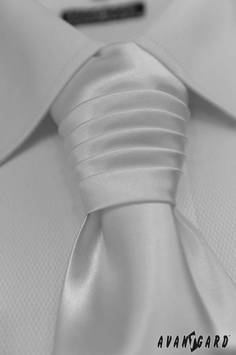 Regata s vreckovkou biela, 