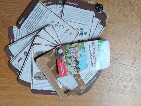 Knižočka pre malých objaviteľov s kompasom v nemči, 