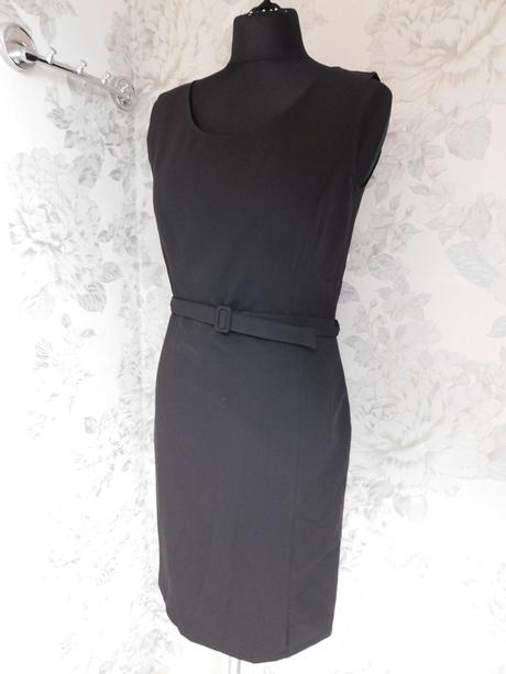 Kvalitne biznis šaty, 36