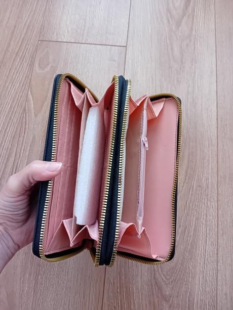 Dámska peňaženka,