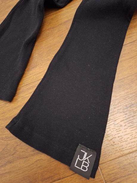 Jakalu nohavice, 122