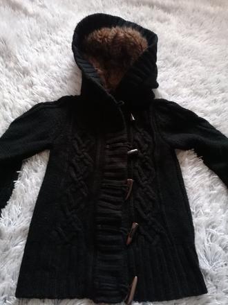 Čierny svetrik, 134