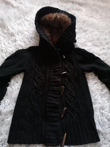 Čierny svetrik, 134