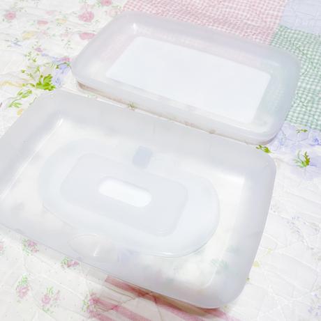 Darujem - krabica na vlhcene utierky,