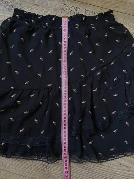 Čipkovaná sukňa s kvetmi, reserved,m