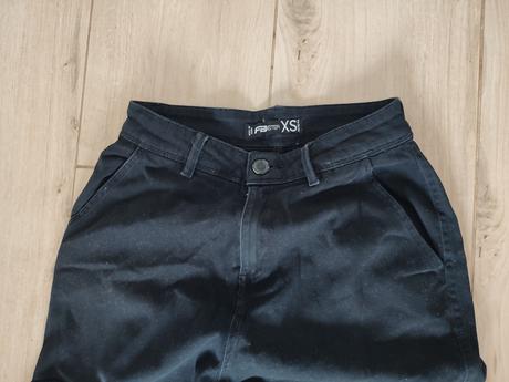 Čierne kapsãče, xs