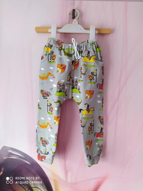 Chlapčenské pudláčové tepláky, 92