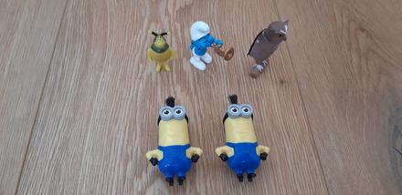 Nekompletné figúrky z vajíčok a jogurtov, 