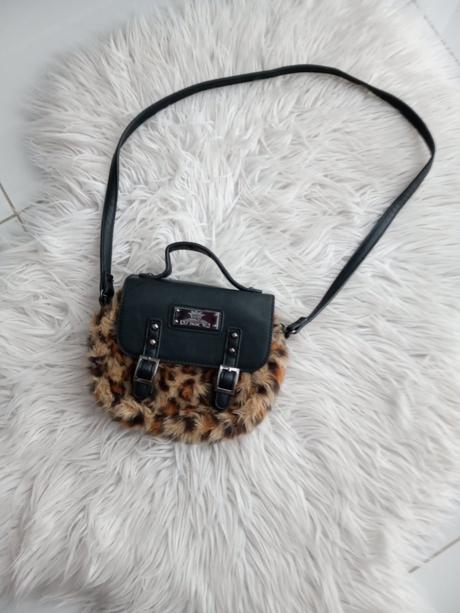 Next leo kabelka, next