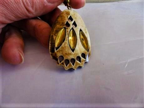 Prírodné kostené náušnice, 