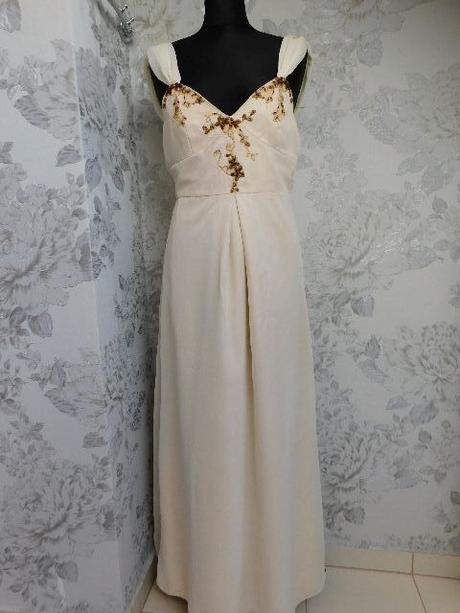 Velmi pekne spoločenske saty, 34