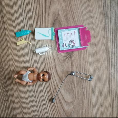 Barbie lekárka, 