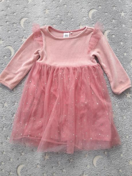 Ružové slávnostné šaty, 98