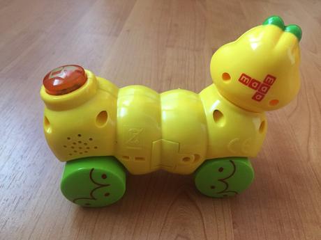 Hračka húsenica - hrá,