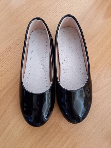 Dievčenské topánky, 33