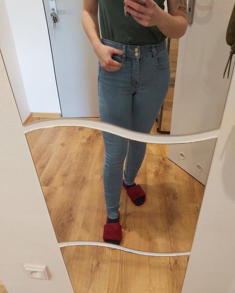 Rifle s vysokým pásom., sinsay,36