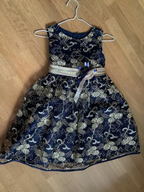 Saty na oslavu aj na vianoce, 146