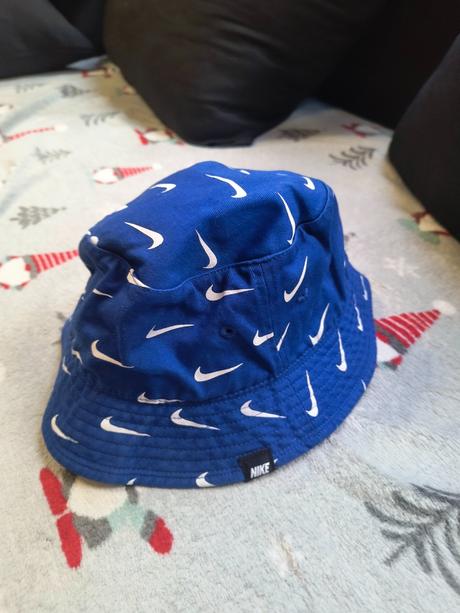 Krásny klobúk nike, nike,52