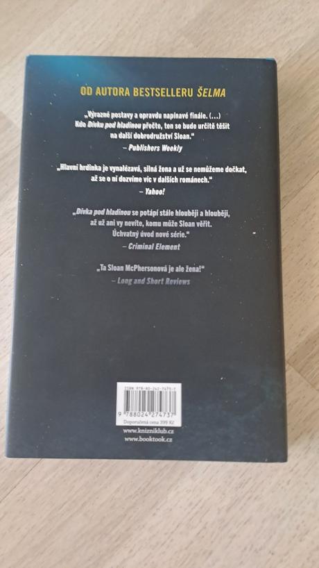 Andrew mayne dívka pod hladinou,