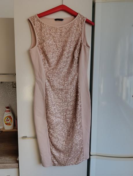 Elegantné púdrové šaty s flitrami, marks & spencer,38