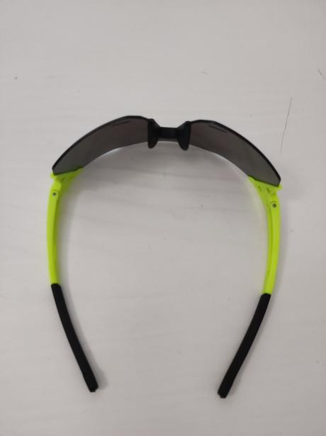 Športové slnečné okuliare,