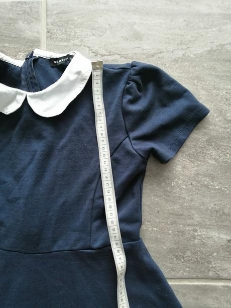 Tmavomodré šaty s bielym golierom reserved v134,8r, reserved,134