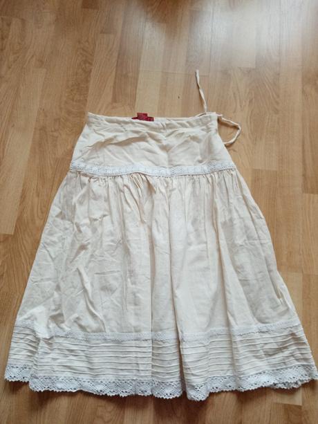 Lanová sukňa veľkosť s, s