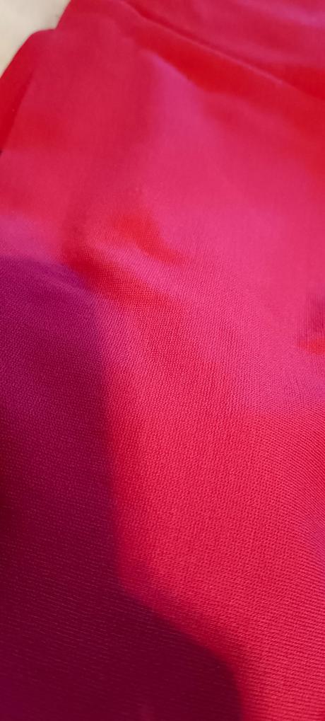 Cervene saty l, zara,l