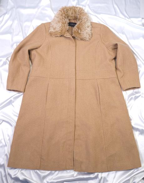 Kvalitný dámske kabát centigrade, 52