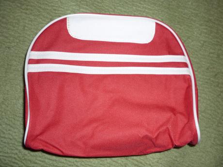 Cervena kozmeticka taska, 