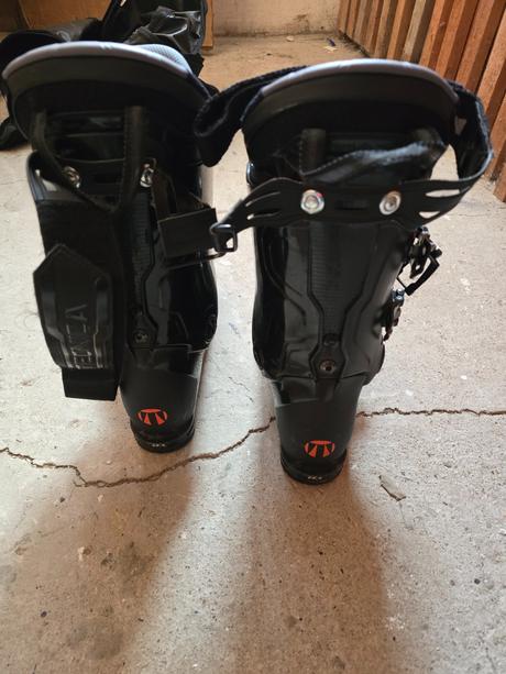 Lyziarky, tecnica,44