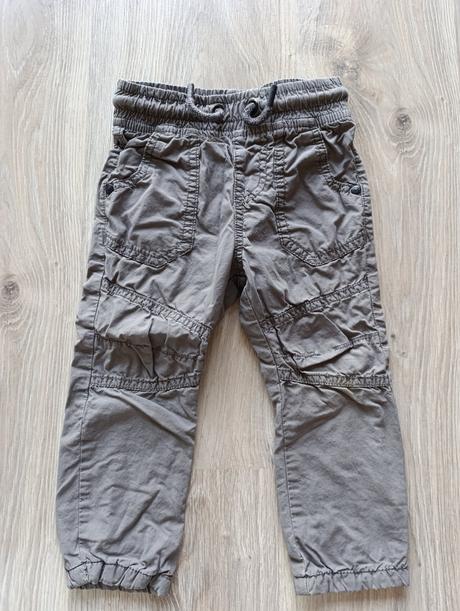 Sivé nohavice teplejšie, f&f,86