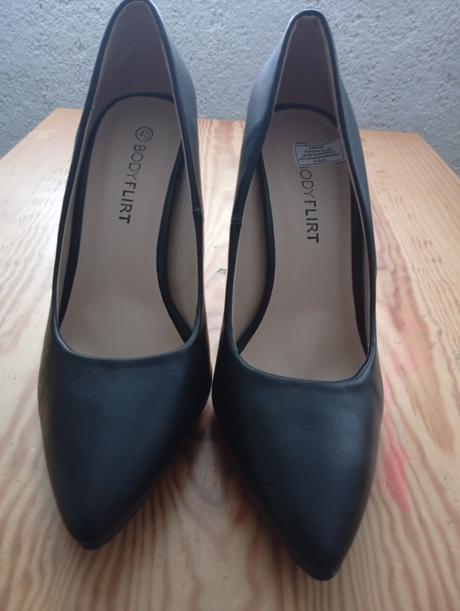 Čierne topánky, 40