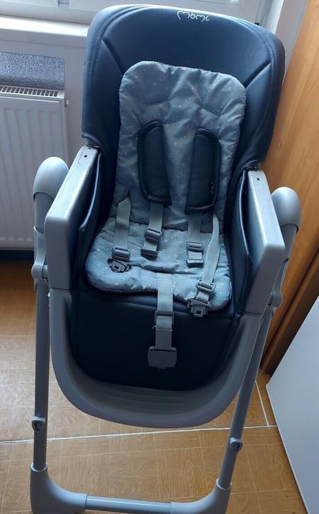 Momi gojo sivá jedálenská stolička,