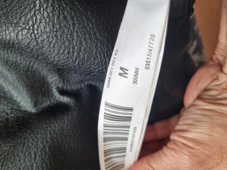 Čierny koženkový batoh/kabelka,